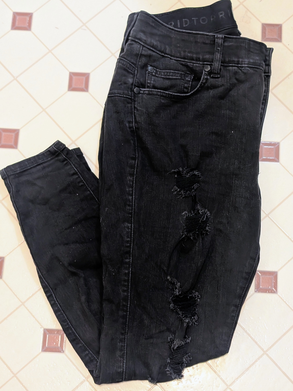 Torrid Bombshell Black Distressed Skinny Jeans Women's Plus Size 14S Petite